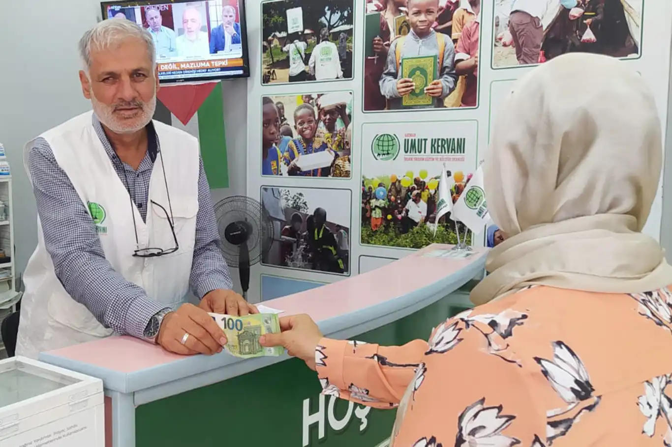 Batmanlı kadın umre parasını Gazze'ye bağışladı Batmanlı kadın umre parasını Gazze'ye bağışladı