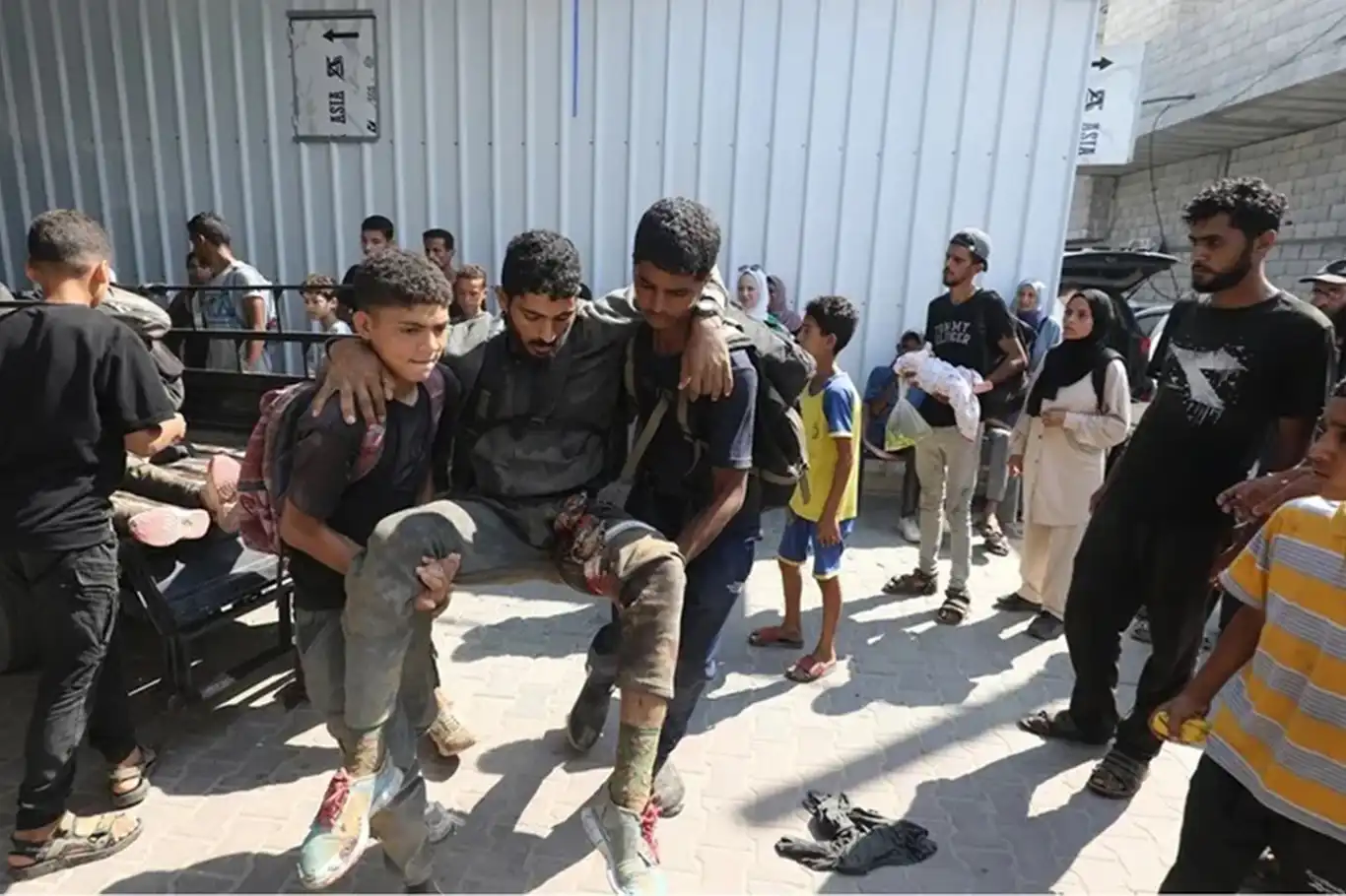 وزارة الصحة بغزة: ارتفاع حصيلة العدوان الإسرائيلي إلى 60239 شهيداً وزارة الصحة بغزة: ارتفاع حصيلة العدوان الإسرائيلي إلى 60239 شهيداً