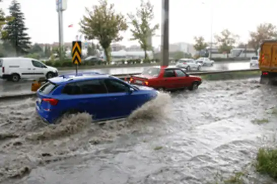 Meteoroloji'den 18 il için "turuncu" ve "sarı" kodlu uyarı