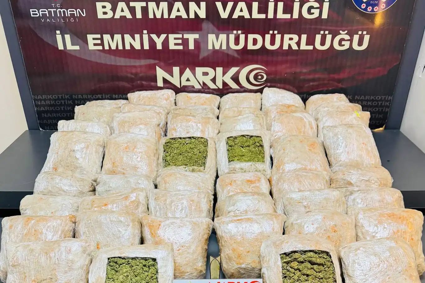 Batman'da uyuşturucu operasyonu: Tırda 27 kilogram skunk ele geçirildi