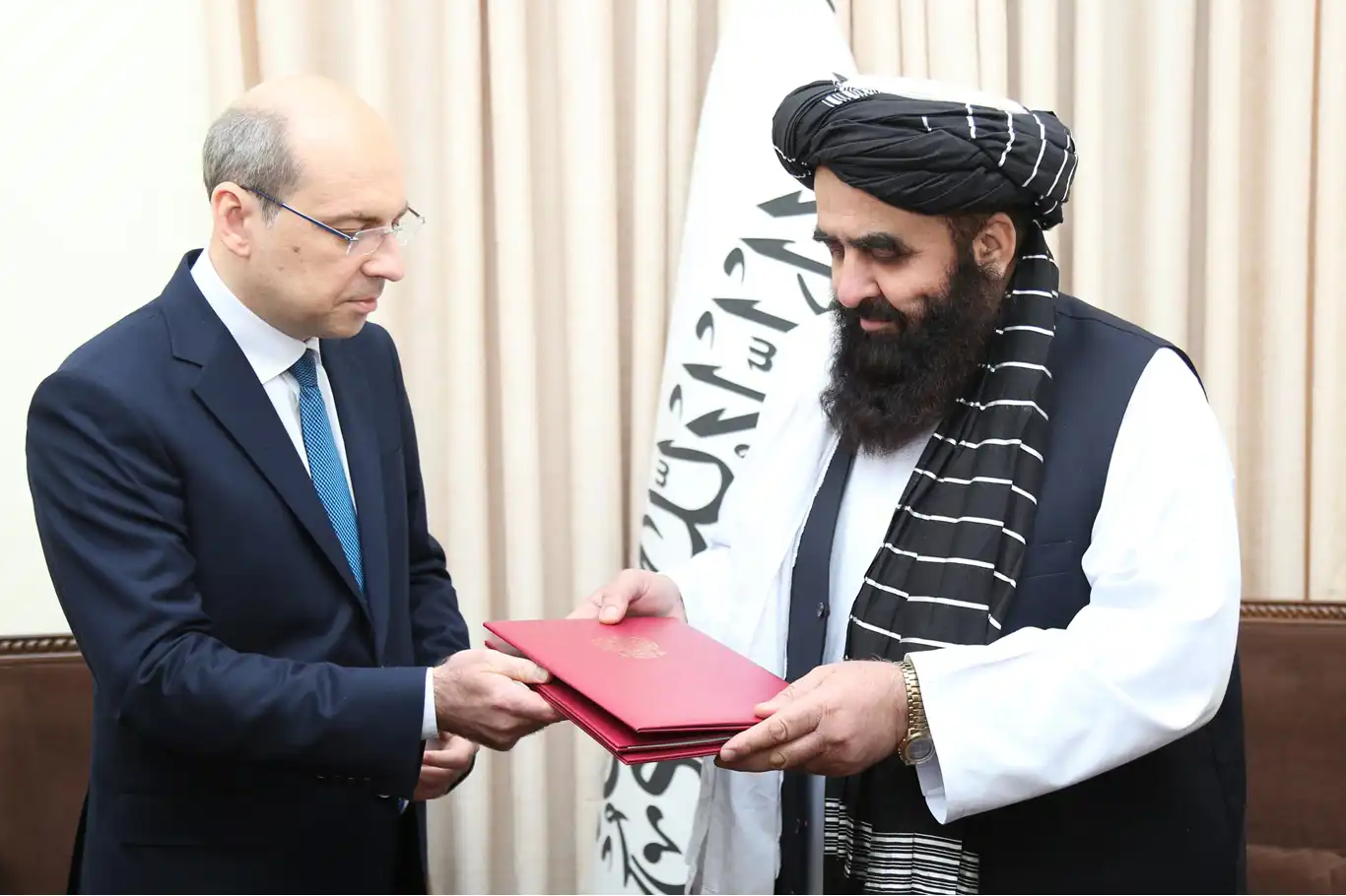 Zebihullah Mücahid: Rusya Afganistan'ı tanıyarak cesur bir adım attı Zebihullah Mücahid: Rusya Afganistan'ı tanıyarak cesur bir adım attı