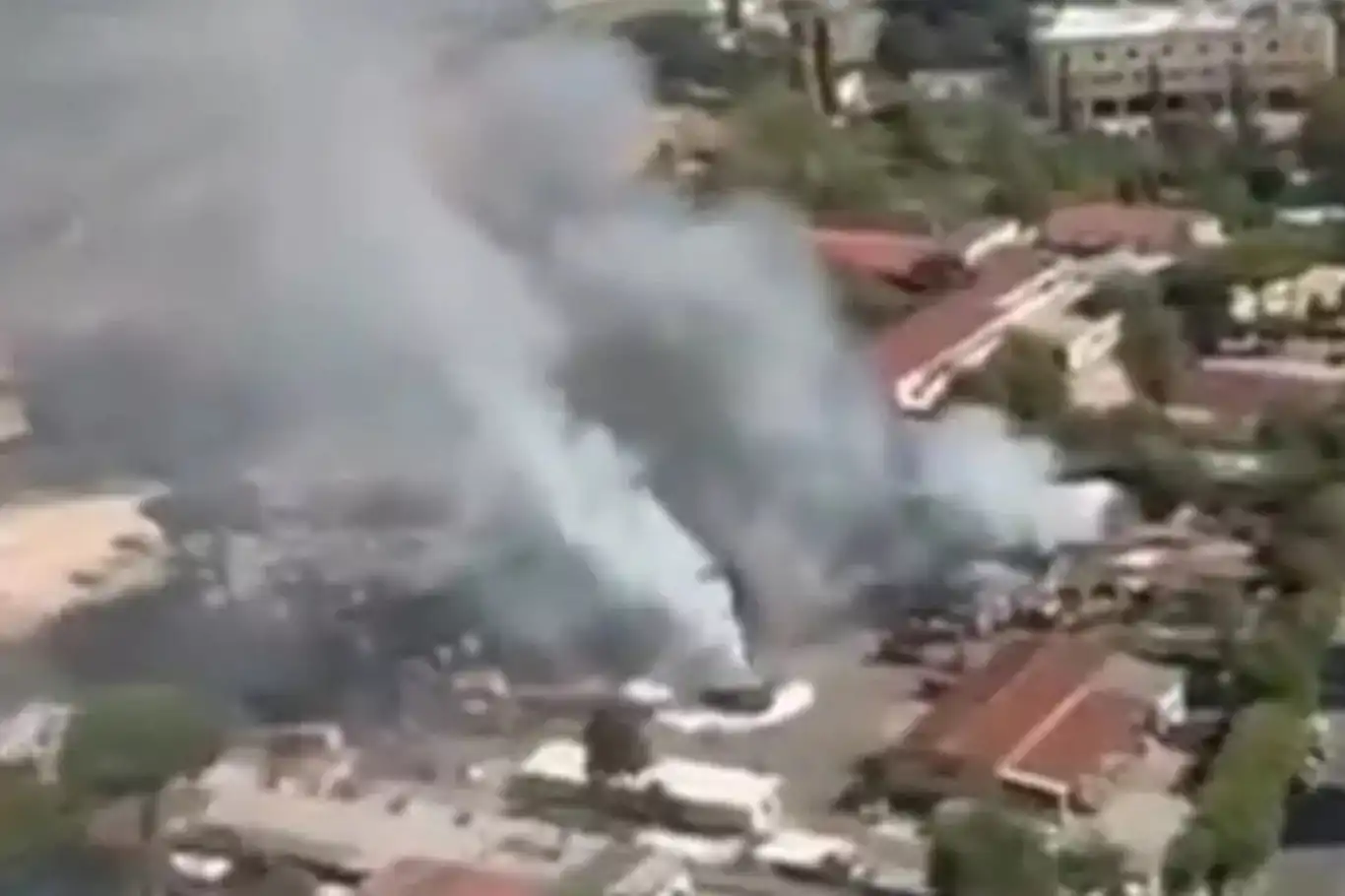 İtalya'da benzin istasyonunda patlama: 40 yaralı İtalya'da benzin istasyonunda patlama: 40 yaralı