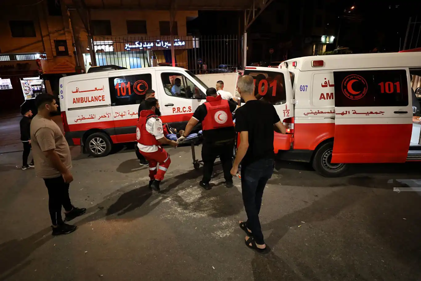 Ramallah'ın kuzeyinde Yahudi çetelerin saldırısına direnen 3 Filistinli yaralandı Ramallah'ın kuzeyinde Yahudi çetelerin saldırısına direnen 3 Filistinli yaralandı