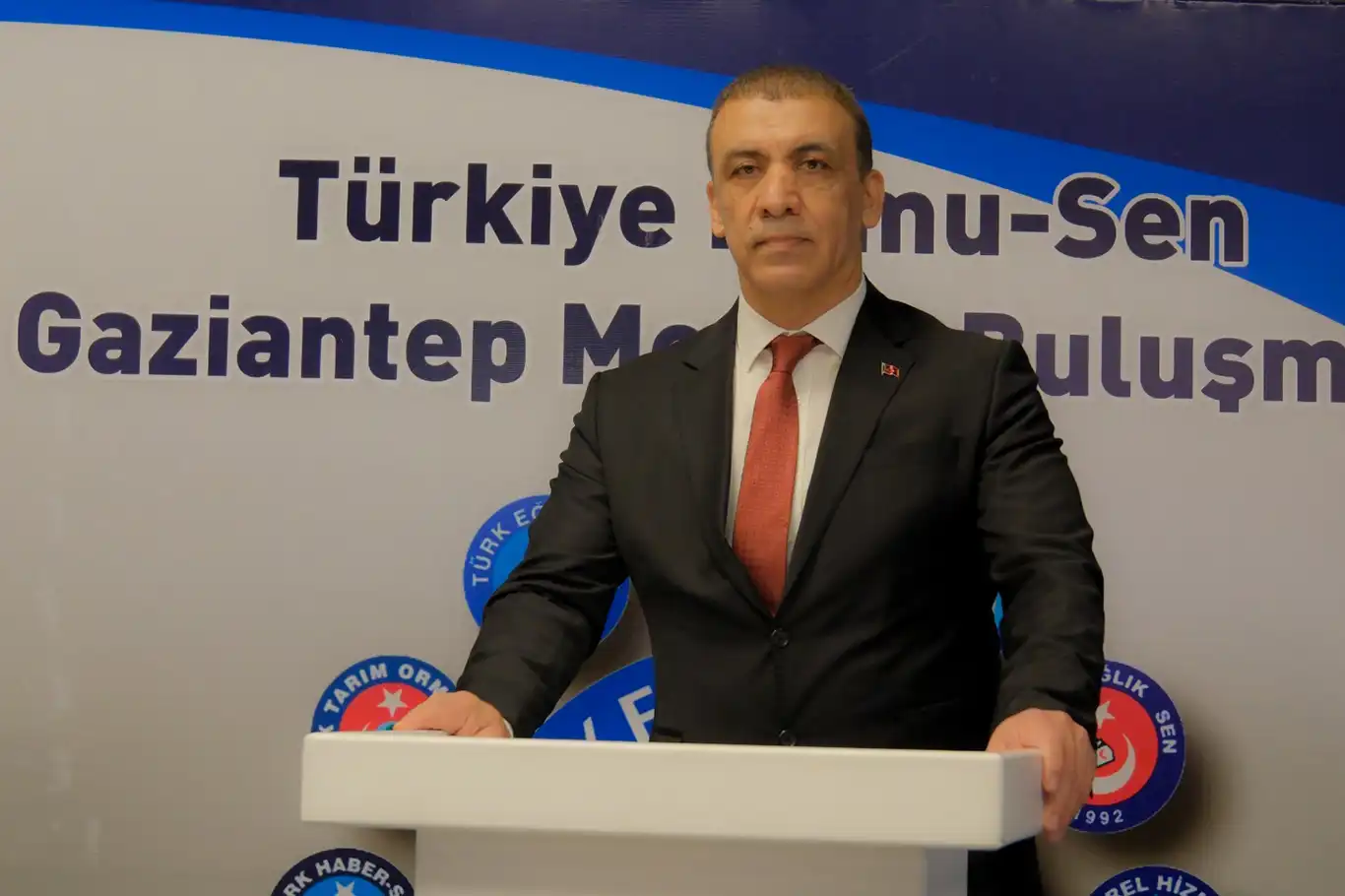 Türkiye Kamu-Sen Gaziantep il Temsilciliği: Zam oranları hayal kırıklığına neden oldu Türkiye Kamu-Sen Gaziantep il Temsilciliği: Zam oranları hayal kırıklığına neden oldu