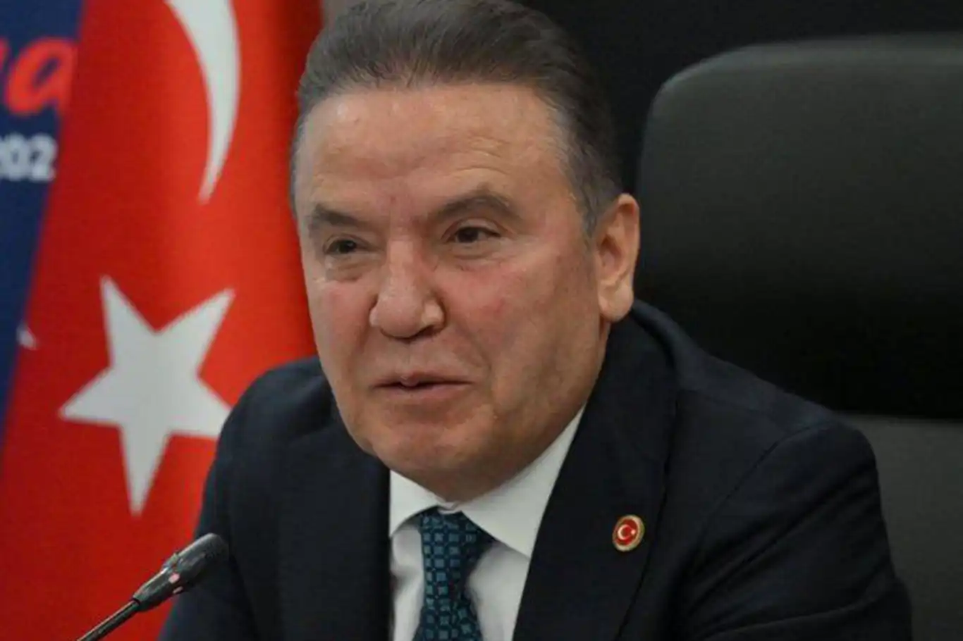 Antalya Büyükşehir Belediye Başkanı Muhittin Böcek tutuklandı Antalya Büyükşehir Belediye Başkanı Muhittin Böcek tutuklandı