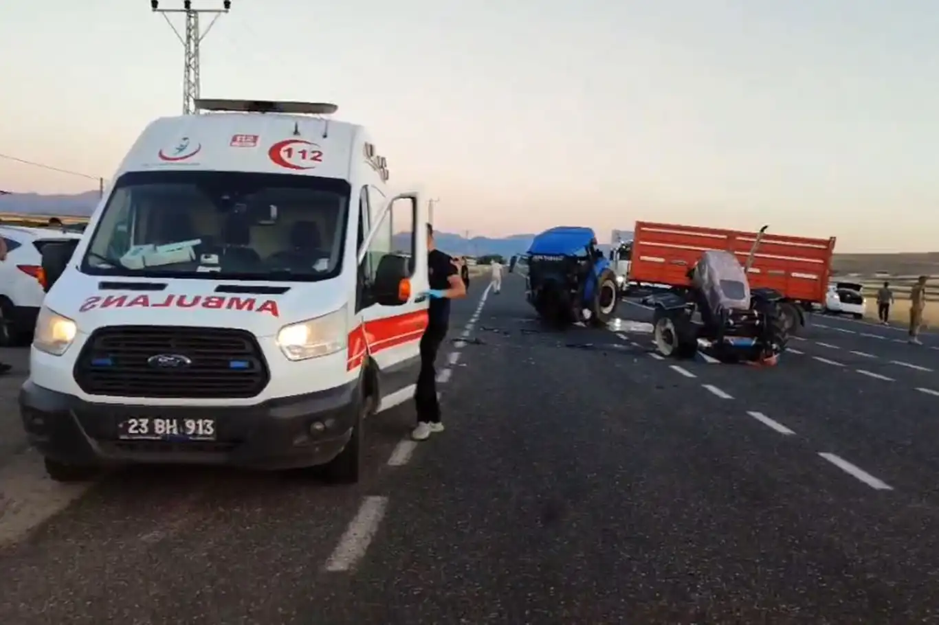 Kovancılar-Bingöl kara yolunda kaza: 1 yaralı Kovancılar-Bingöl kara yolunda kaza: 1 yaralı