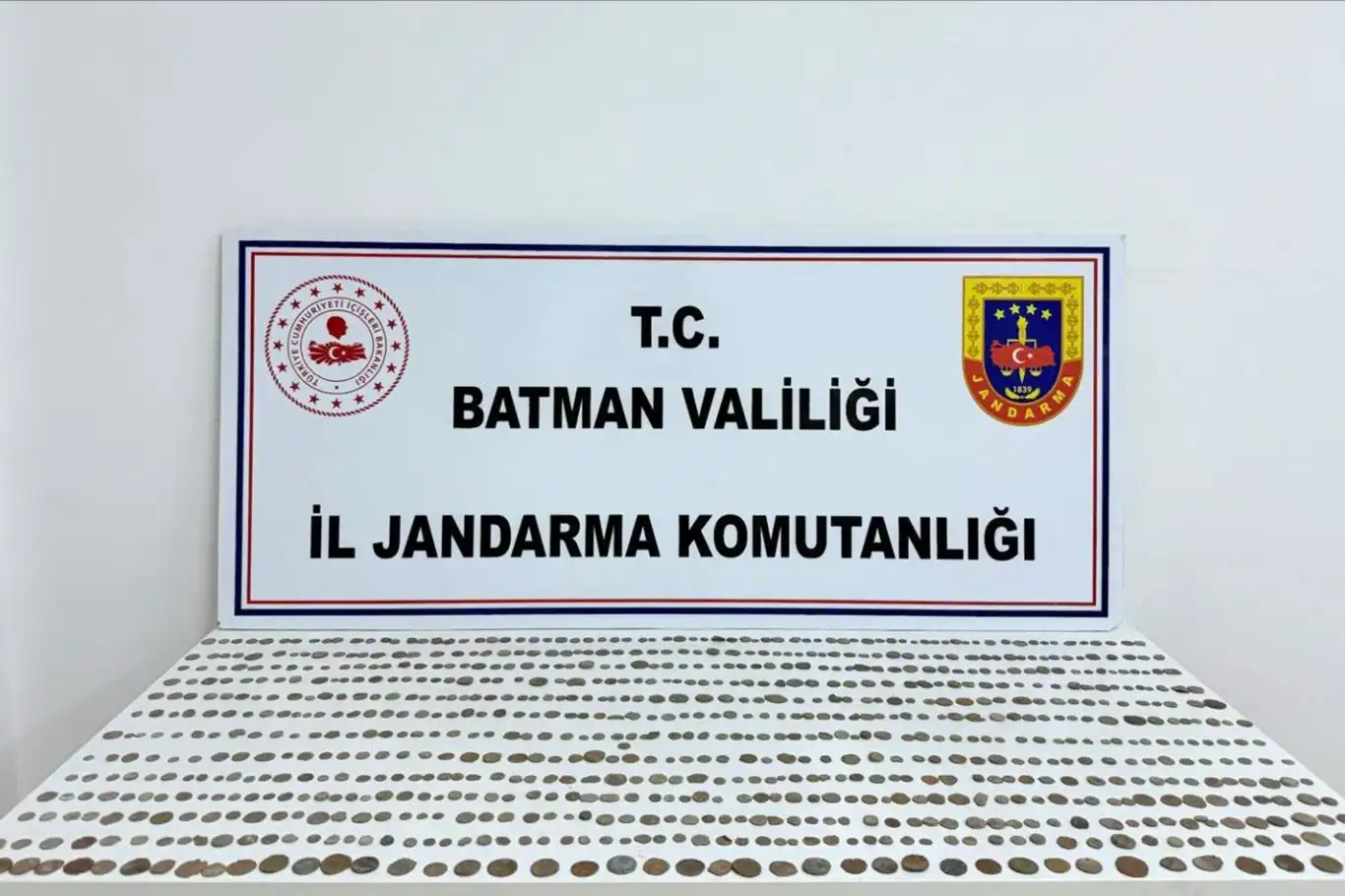 Batman'da tarihi eser operasyonu: bin 245 sikke ele geçirildi Batman'da tarihi eser operasyonu: bin 245 sikke ele geçirildi