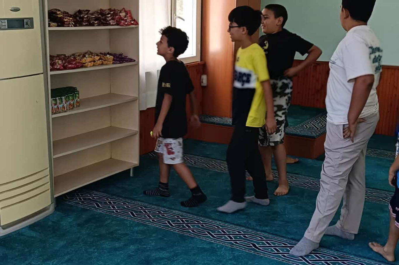 "Cami Market" projesiyle çocuklara hem ödül hem maneviyat veriliyor