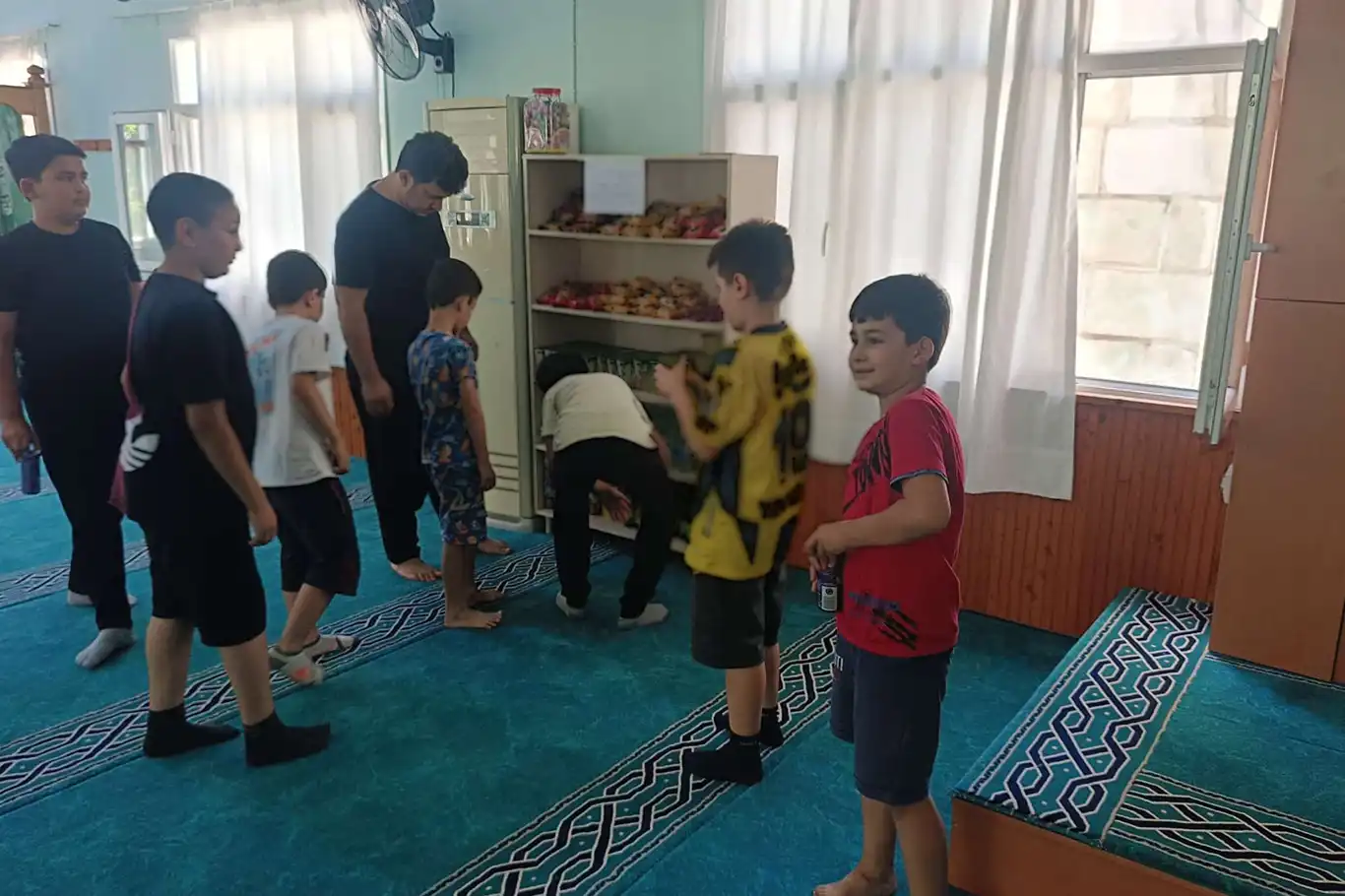 "Cami Market" projesiyle çocuklara hem ödül hem maneviyat veriliyor "Cami Market" projesiyle çocuklara hem ödül hem maneviyat veriliyor