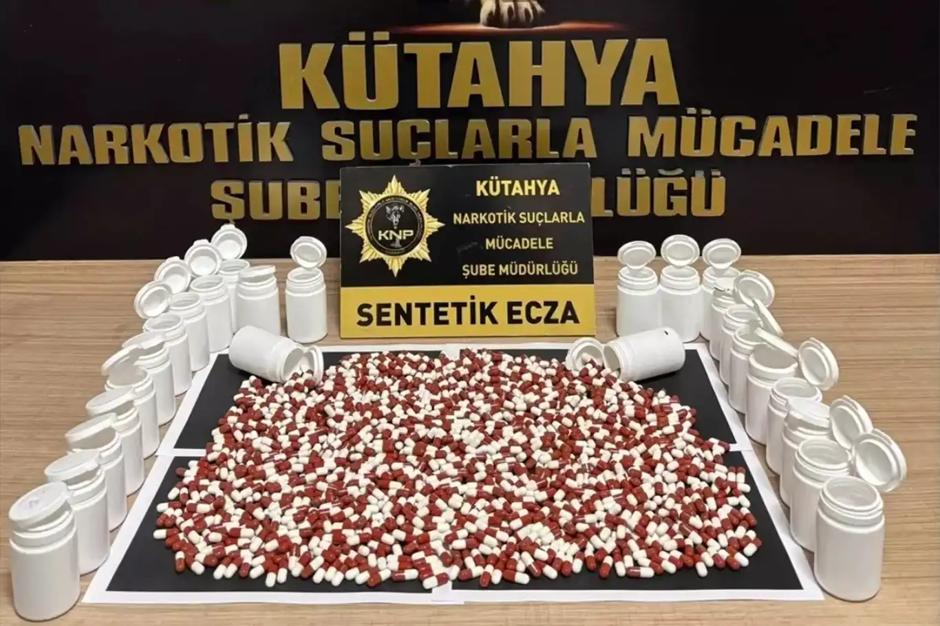 Kütahya'da uyuşturucu operasyonu: 4 tutuklama Kütahya'da uyuşturucu operasyonu: 4 tutuklama