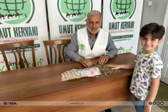 تبرّع بمصروفه المدّخر من أجل غزة