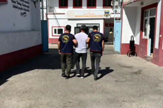 Batman'da 25 yıl kesinleşmiş cezası buluna şahıs bir aylık takipten sonra yakalandı