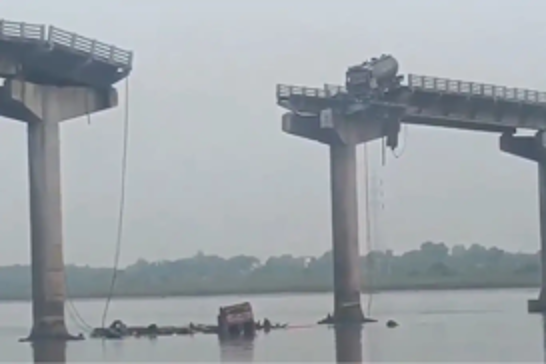India: Nine killed as bridge collapses in Vadodara, Gujarat