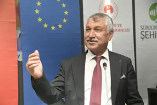 Adana ve Büyükçekmece'nin belediye başkanları görevinde uzaklaştırıldı