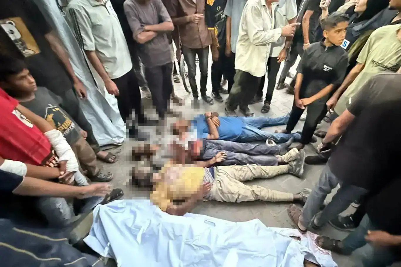 رژێمی داگیرکەر هێرشی کردە سەر ئەو کەسانەی چاوەڕوانی وەرگرتنی هاوکاری مرۆیی بوون: ٤٧ شەهید رژێمی داگیرکەر هێرشی کردە سەر ئەو کەسانەی چاوەڕوانی وەرگرتنی هاوکاری مرۆیی بوون: ٤٧ شەهید