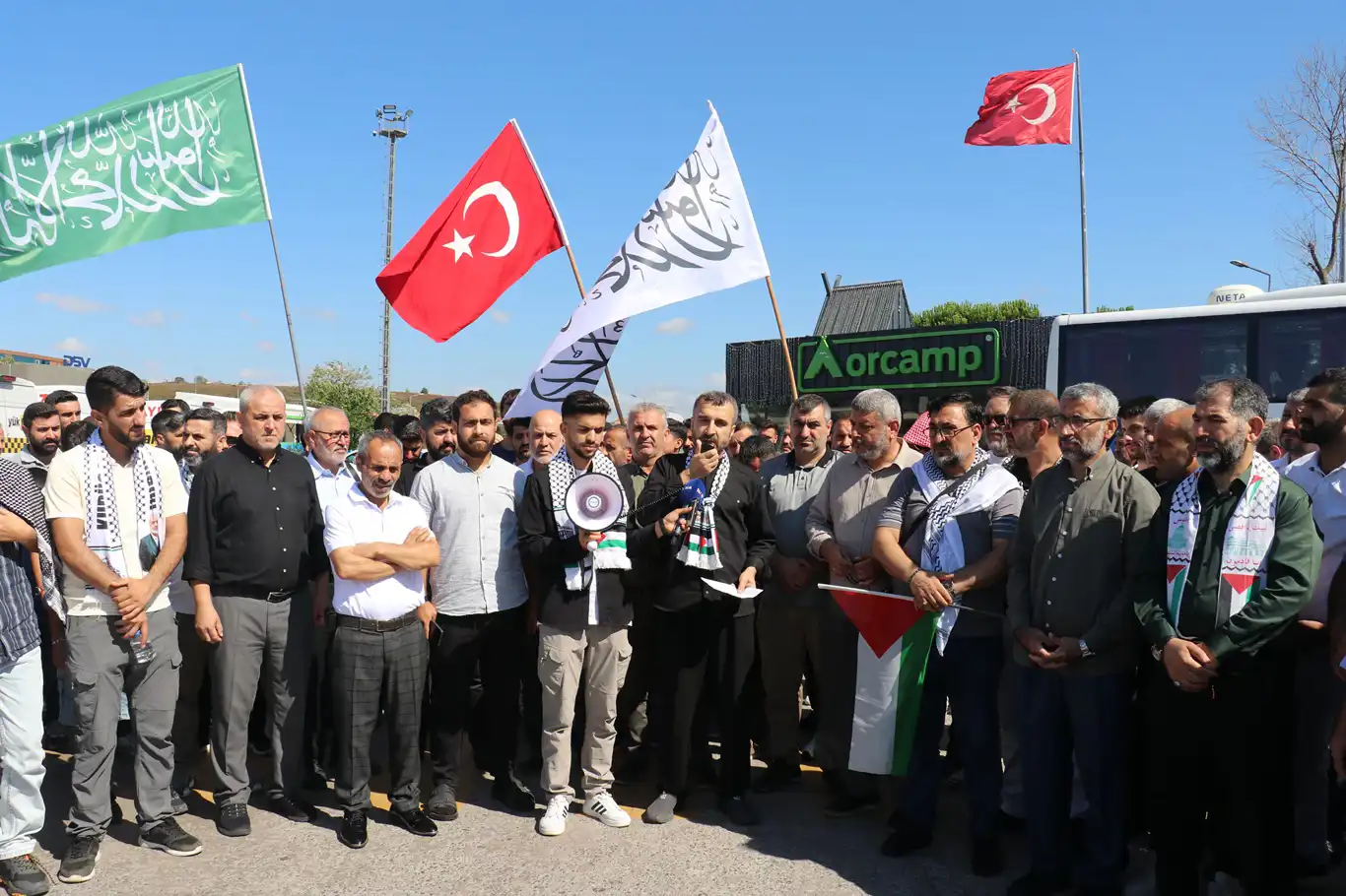 İstanbul'dan yüzlerce kişi "Anadolu'dan Meclis'e Meclis'ten Gazze'ye" yürüyüşü için yola çıktı İstanbul'dan yüzlerce kişi "Anadolu'dan Meclis'e Meclis'ten Gazze'ye" yürüyüşü için yola çıktı
