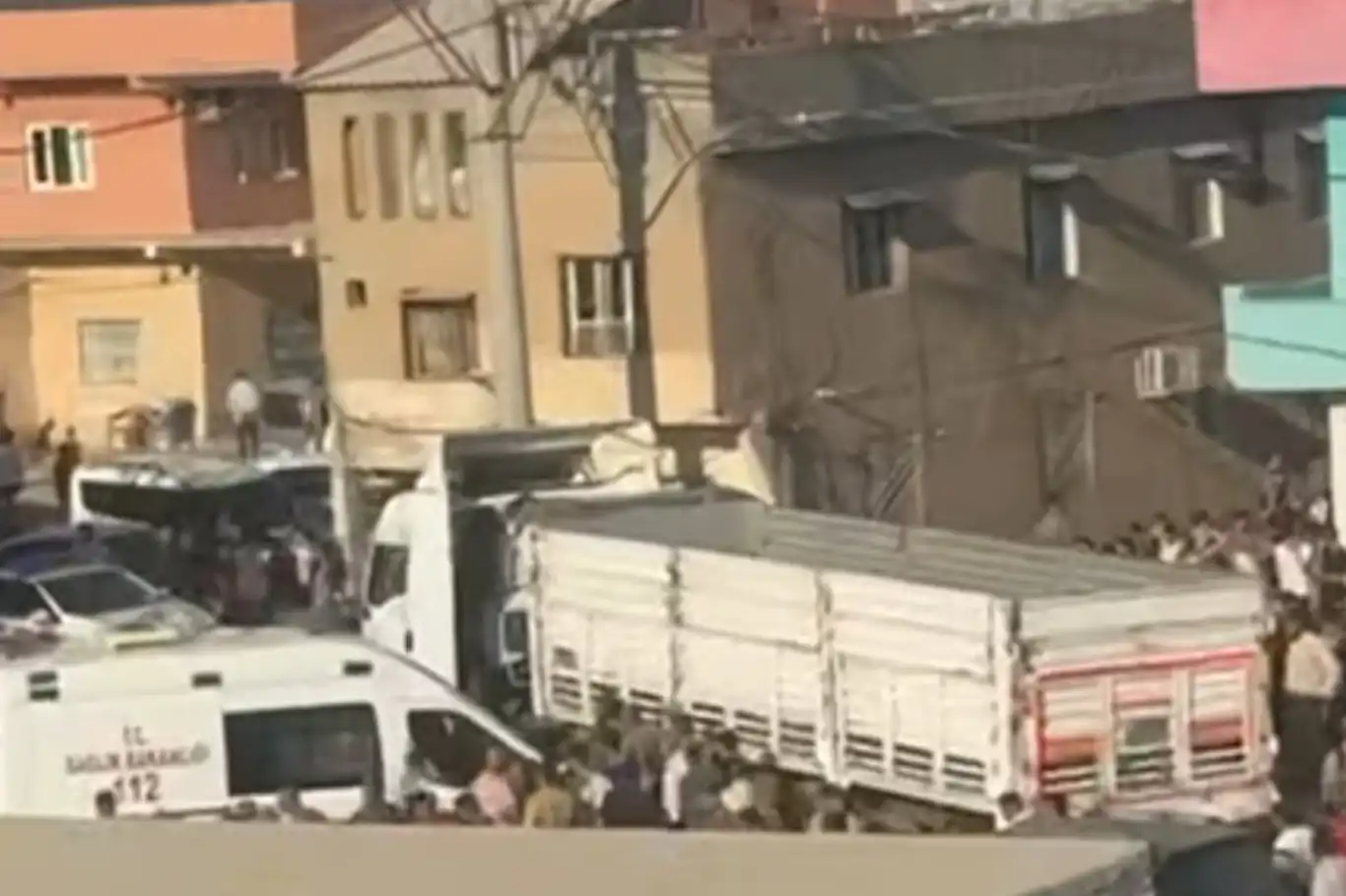 Mardin’de tırın çarptığı Down Sendromlu hayatını kaybetti Mardin’de tırın çarptığı Down Sendromlu hayatını kaybetti