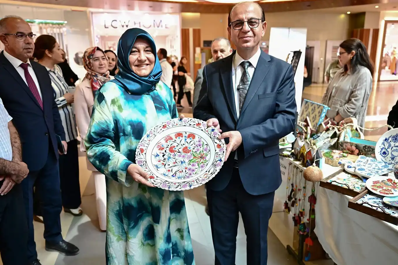 Kadınların el emeği göz nuru eserleri "Kurs merkezleri-yılsonu" sergisinde beğeniye sunuldu
