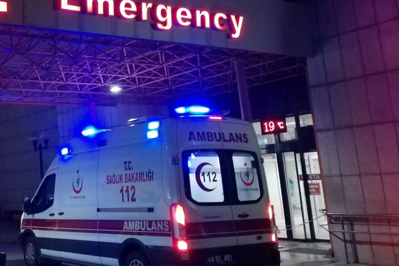Malatya'da otomobil ile pat pat çarpıştı: 3 yaralı Malatya'da otomobil ile pat pat çarpıştı: 3 yaralı