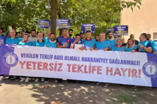 Batman'da sağlık çalışanlarından toplu sözleşme tepkisi