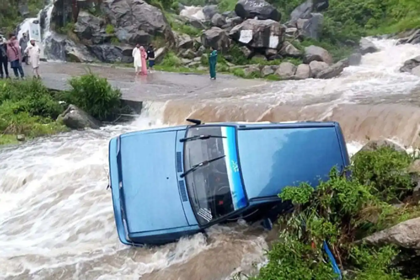 ژمارەی قوربانییەکانی لافاوەکەی پاکستان گەشتە ٣٣٠ کەس