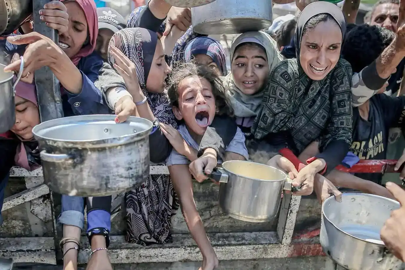 لە غەززە ١١ کەسی دیکە بەهۆی برسێتی گیانیان لەدەستدا