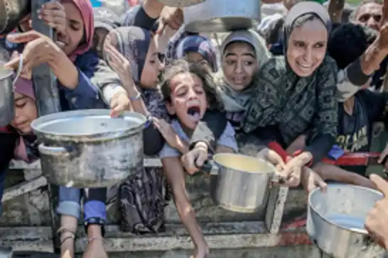 لە غەززە ١١ کەسی دیکە بەهۆی برسێتی گیانیان لەدەستدا