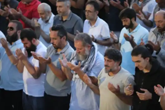 İstanbul'da yüzlerce kişi Gazze için kunut duasında buluştu