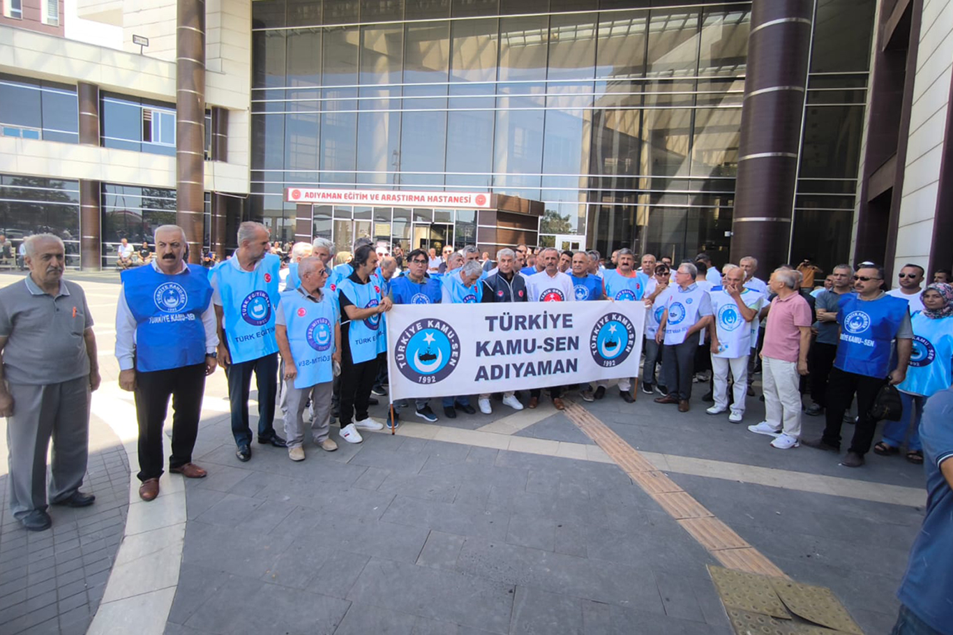 Adıyaman’da kamu çalışanlarından iş bırakma eylemi Adıyaman’da kamu çalışanlarından iş bırakma eylemi