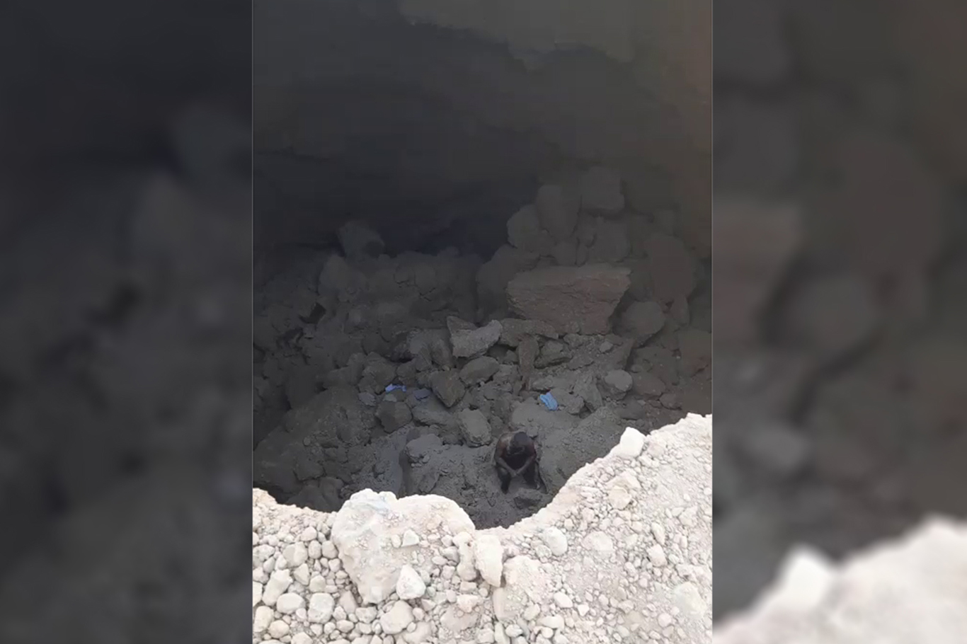 Malatya'da yol yapım çalışması esnasında göçük: İş makinası toprak altında kaldı Malatya'da yol yapım çalışması esnasında göçük: İş makinası toprak altında kaldı