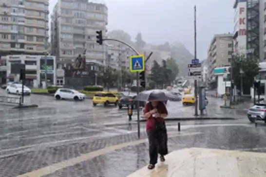 Bursa'da aylar sonra yağan yağmur serinletti