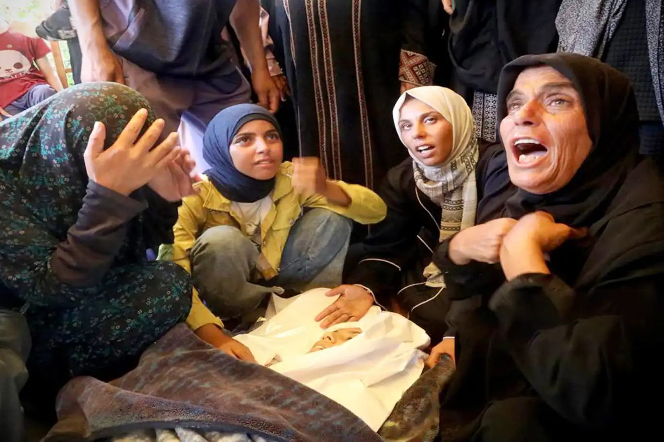 Katil rejim sabahtan bu yana 33 Filistinliyi daha katletti Katil rejim sabahtan bu yana 33 Filistinliyi daha katletti