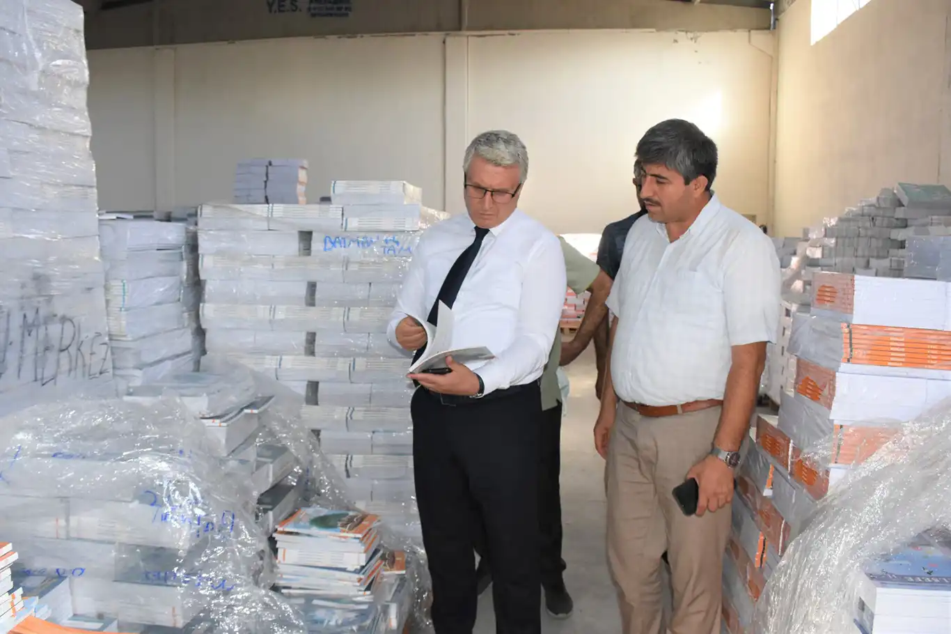 Ders kitapları okullara ulaştırılıyor Ders kitapları okullara ulaştırılıyor