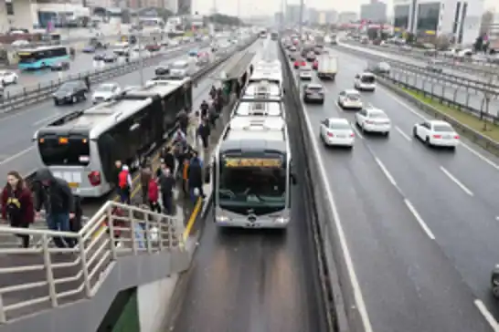 İstanbul’da bazı yollar trafiğe geçici olarak kapatıldı
