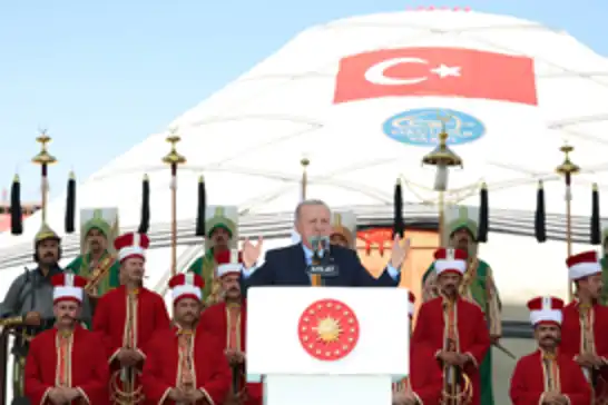 Erdoğan calls for national unity at Manzikert victory anniversary in Ahlat