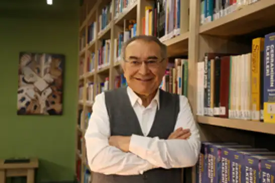 Prof. Dr. Tarhan: Çocuk meta değildir, pazarlama malzemesi değildir