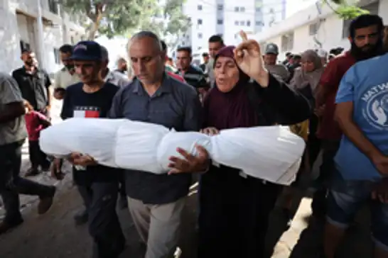 Siyonist rejim yardım bekleyen sivillere saldırdı: 3 şehit