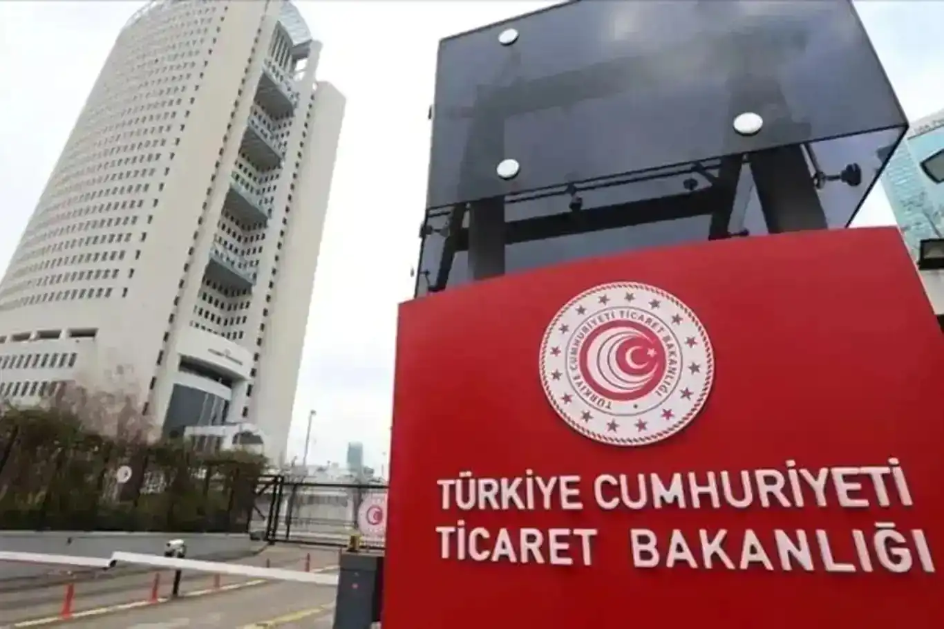 İnternet alışverişinde gümrüksüz vergi iddialarına yalanlama geldi İnternet alışverişinde gümrüksüz vergi iddialarına yalanlama geldi