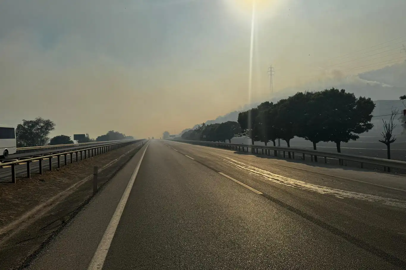 Bursa-Yenişehir kara yolu, orman yangını sebebiyle ulaşıma kapatıldı