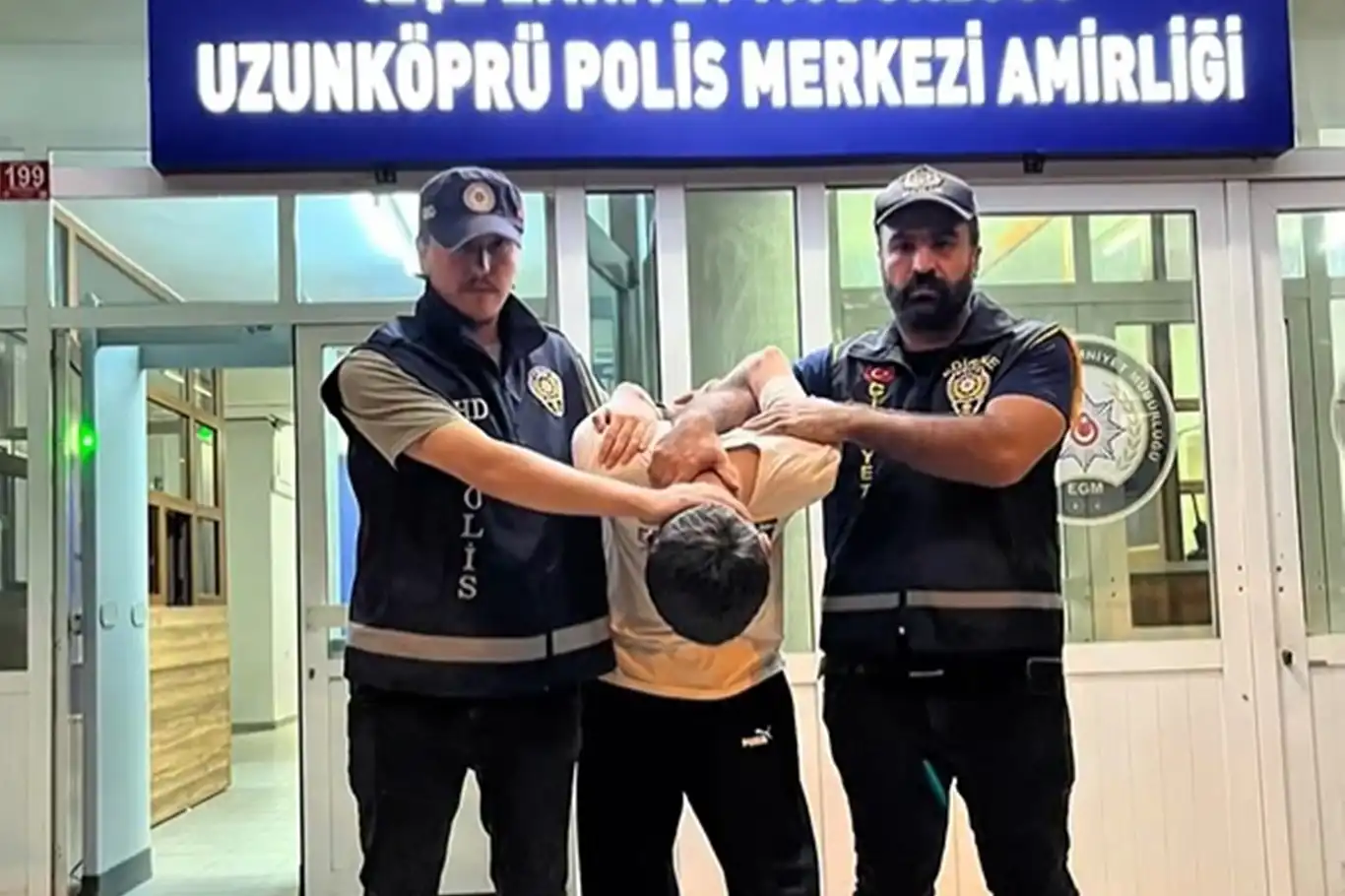 Spor kulübü başkanını öldüren şahıs yakalandı Spor kulübü başkanını öldüren şahıs yakalandı