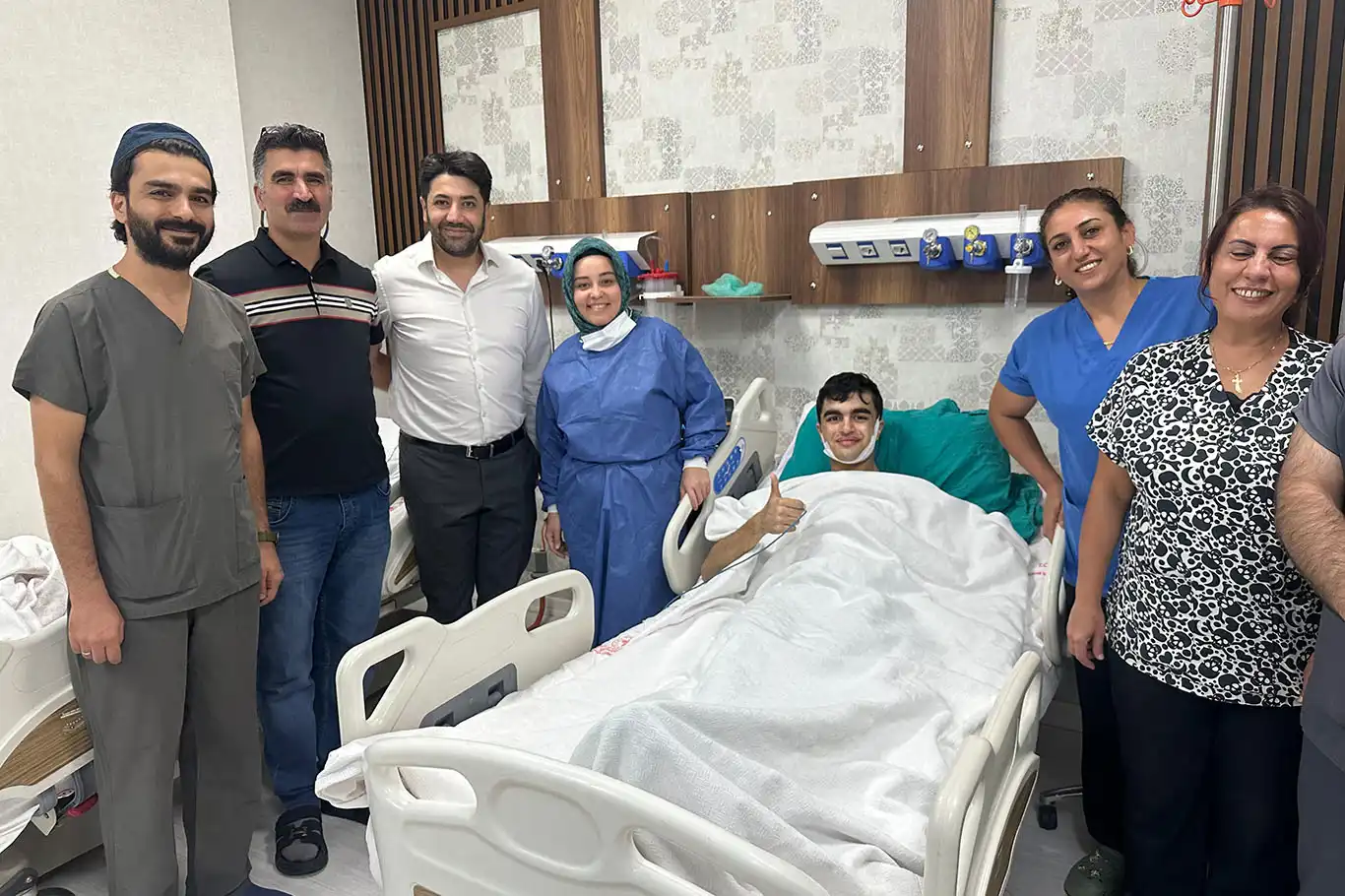 Batman'da ilk kez çene kırığı ameliyatı yapıldı Batman'da ilk kez çene kırığı ameliyatı yapıldı