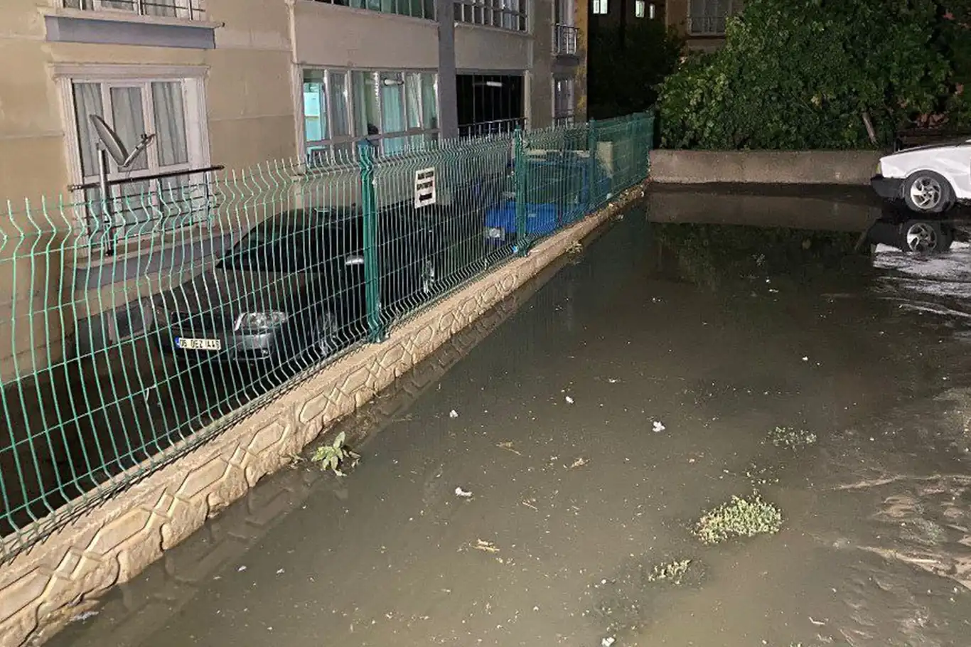 Ankara’da sağanak yaşamı felç etti Ankara’da sağanak yaşamı felç etti