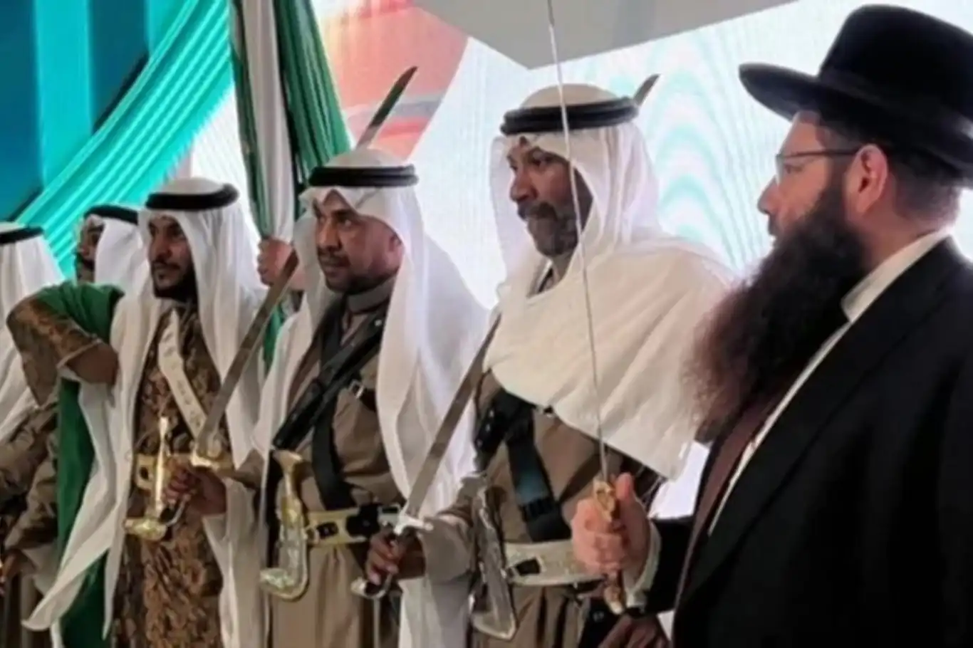 مسؤول صهيوني سابق: "الرياض لم ترفض التطبيع لكنها تعتبر أن التوقيت غير مناسب"