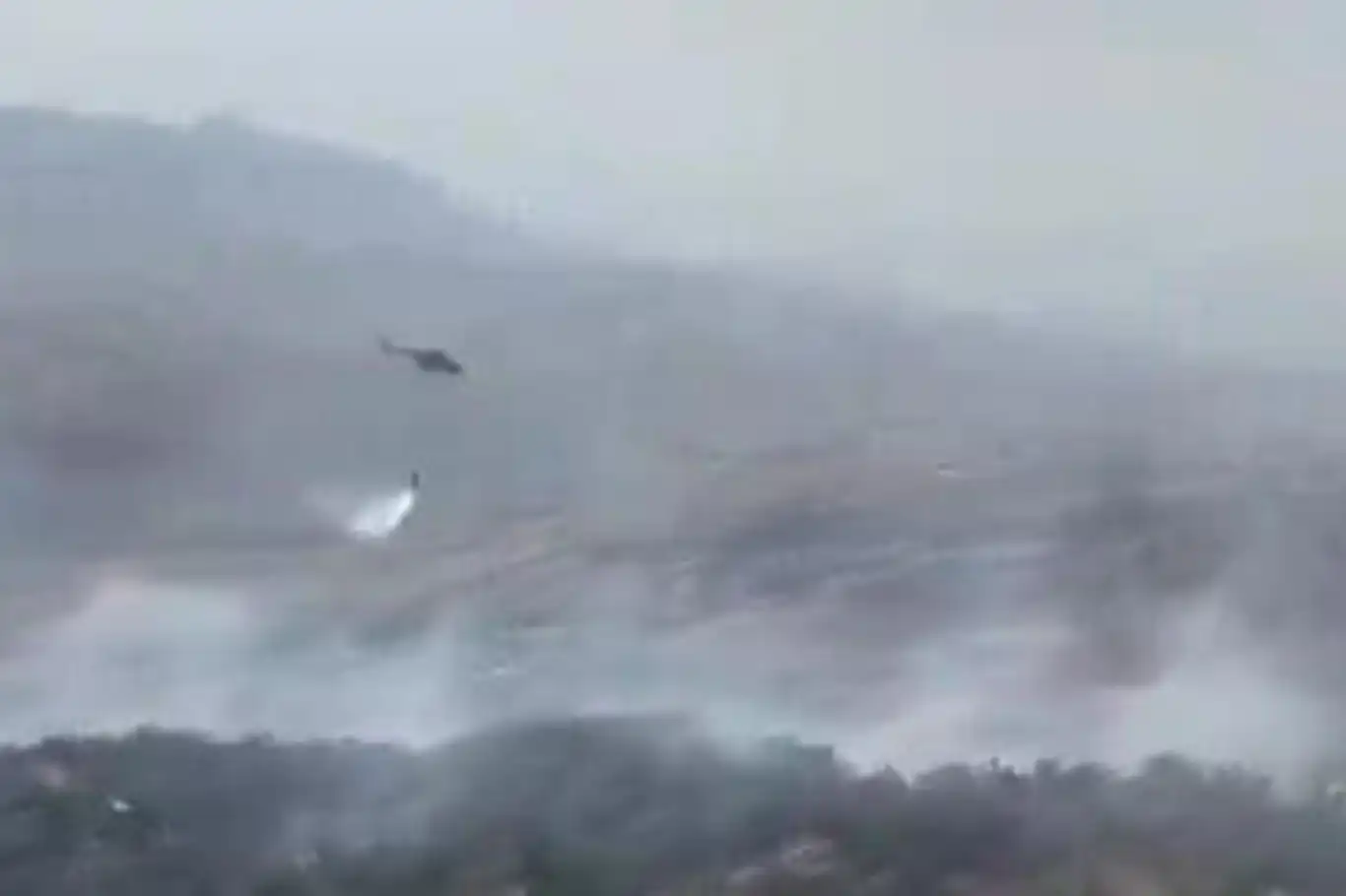 Şırnak’ta örtü yangını havadan ve karadan müdahale ile söndürüldü Şırnak’ta örtü yangını havadan ve karadan müdahale ile söndürüldü