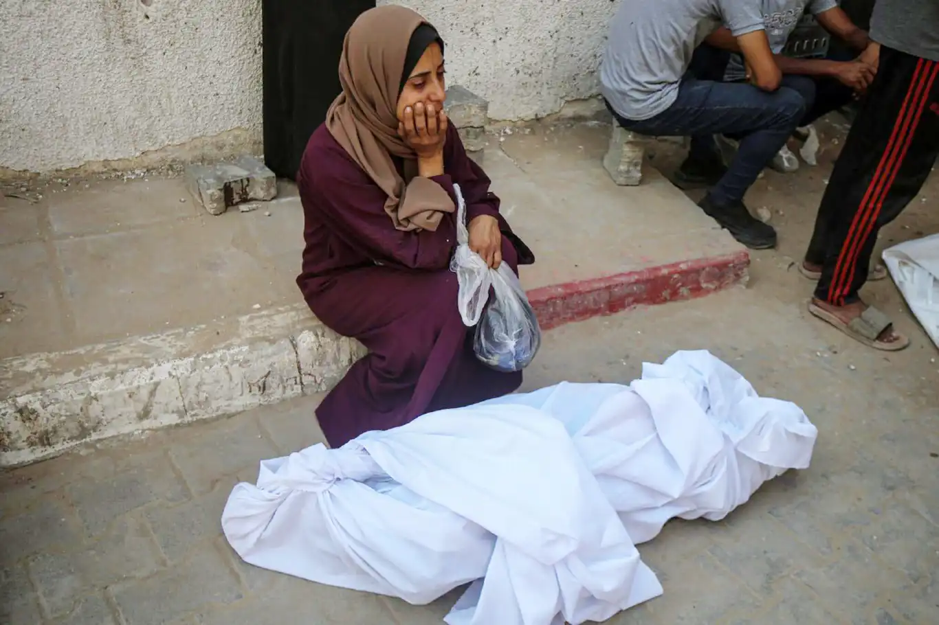 Sabahtan bu yana Gazze'de 37 şehit: İşgalciler sivilleri hedef almaya devam ediyor Sabahtan bu yana Gazze'de 37 şehit: İşgalciler sivilleri hedef almaya devam ediyor