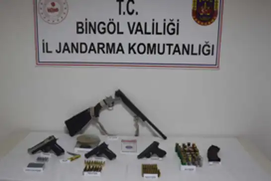 Bingöl'ün Genç ilçesinde silah ve uyuşturucu operasyonu