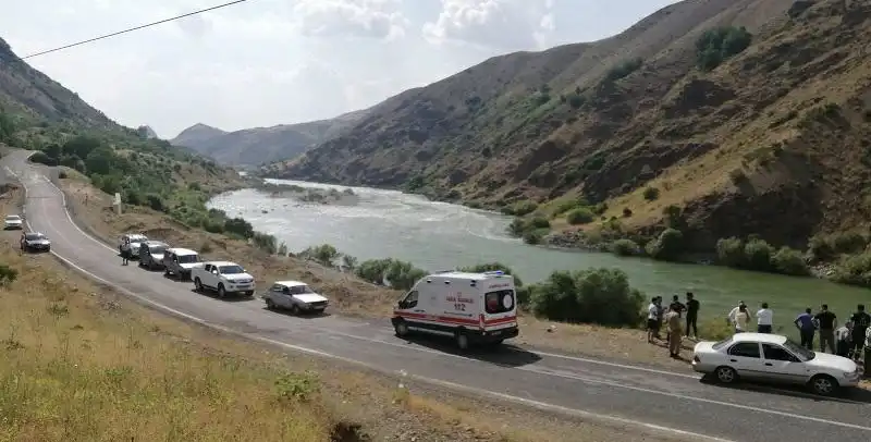 Murat Nehri’ne giren şahıs hayatını kaybetti Murat Nehri’ne giren şahıs hayatını kaybetti