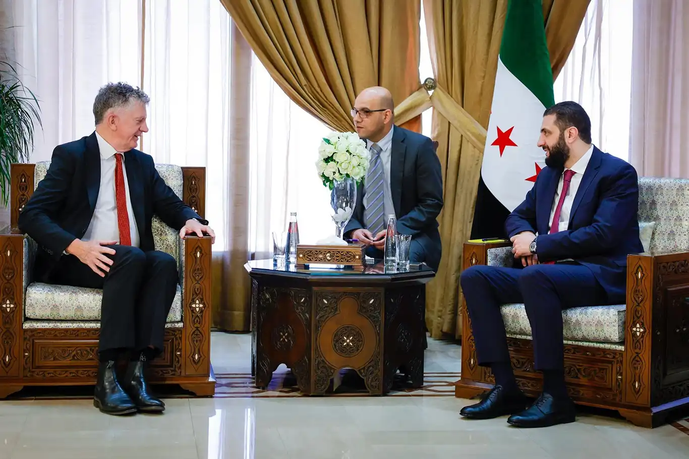 الرئيس الشرع يستقبل مستشار الأمن القومي البريطاني في دمشق الرئيس الشرع يستقبل مستشار الأمن القومي البريطاني في دمشق