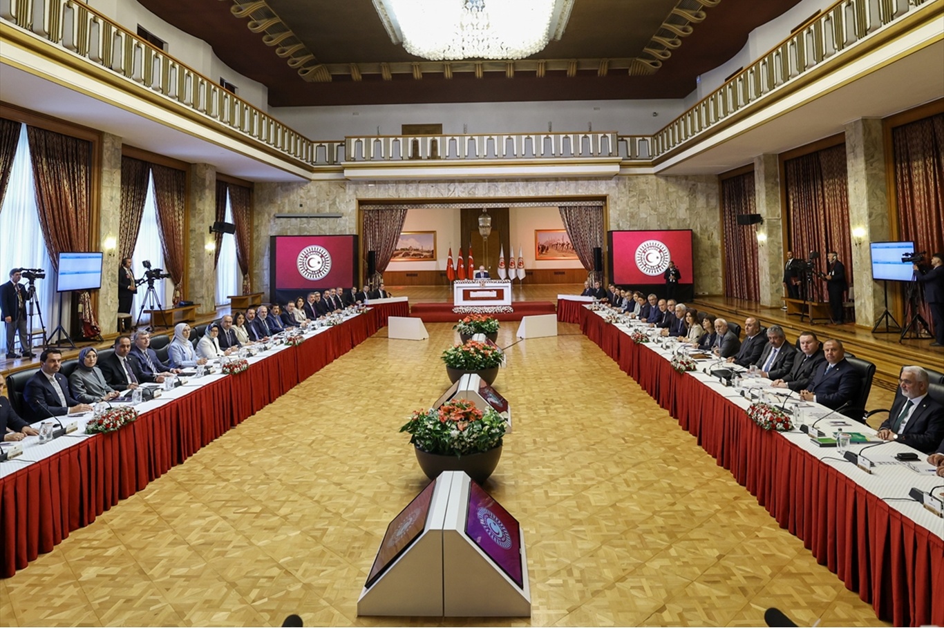 HÜDA PAR leader calls for strong will, sincere effort in solving long-standing issues HÜDA PAR leader calls for strong will, sincere effort in solving long-standing issues