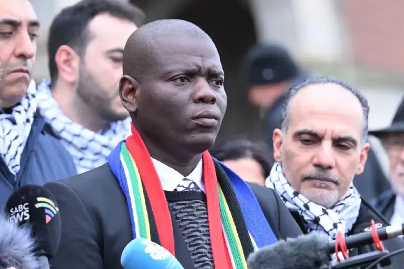 جنوب أفريقيا تدعو العالم للاعتراف بفلسطين ووقف الإبادة الجماعية في غزة جنوب أفريقيا تدعو العالم للاعتراف بفلسطين ووقف الإبادة الجماعية في غزة
